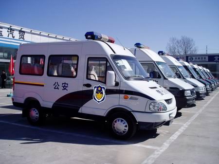 京南汽车城“国际警察节”举办警车展示活动